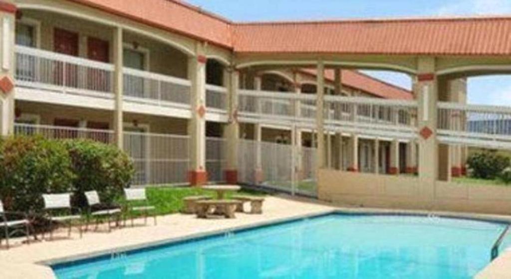 Oyo Hotel Tyler Northwest Mineola Hwy エクステリア 写真
